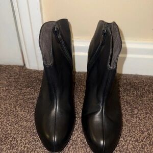 Elegant Black Ankle Boots